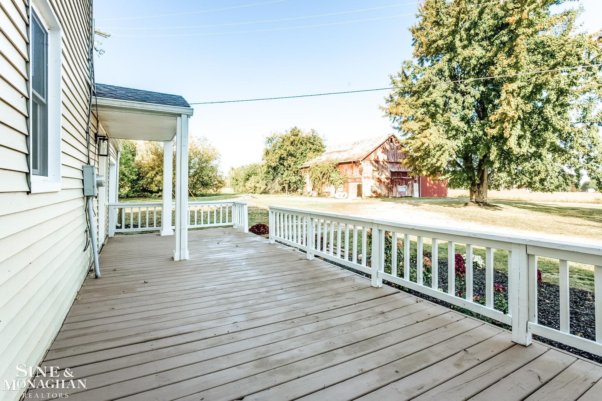 5174 South Sandusky Road Peck, MI 48466 - Photo 5 of 32 50093107-4.JPG