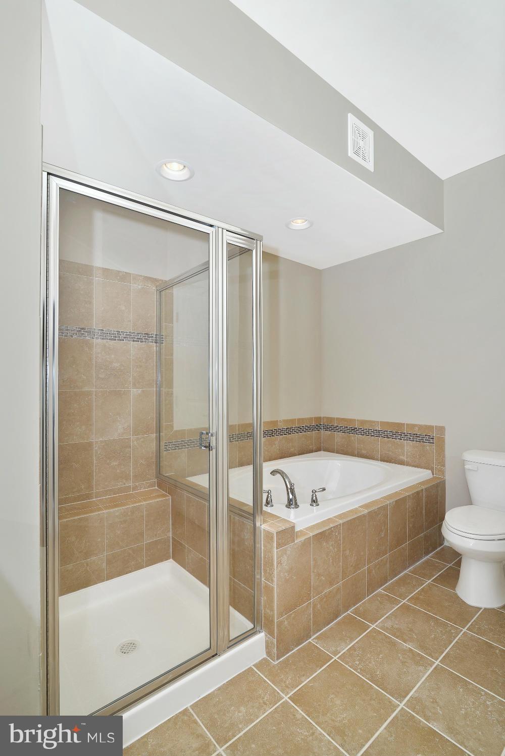 210 Mill Pond Road, Unit A Frederick, MD 21701 - Photo 21 of 30 Bath (Master)