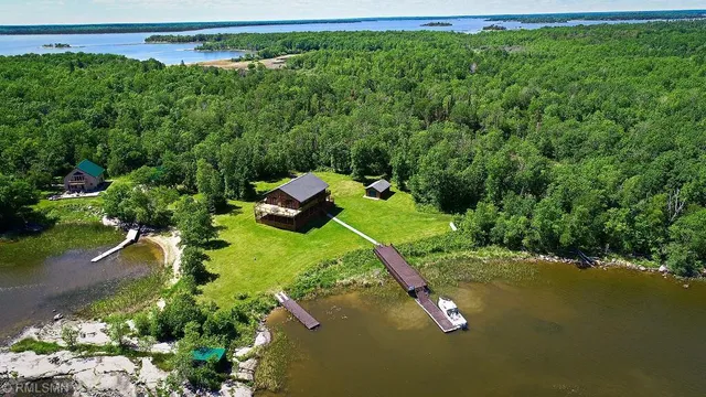$1,100,000 | 1526 Flag Island, Angle Inlet, MN 56711