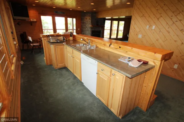 $1,100,000 | 1526 Flag Island, Angle Inlet, MN 56711