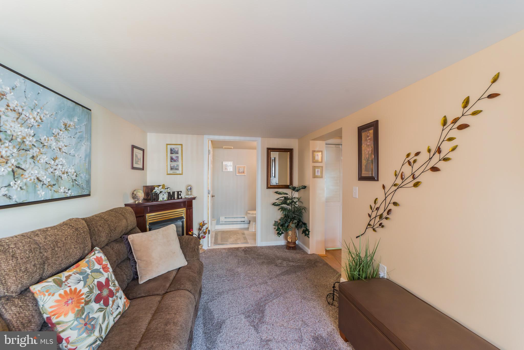 313 Austin Drive Clifton Heights, PA 19018 - Photo 4 of 29