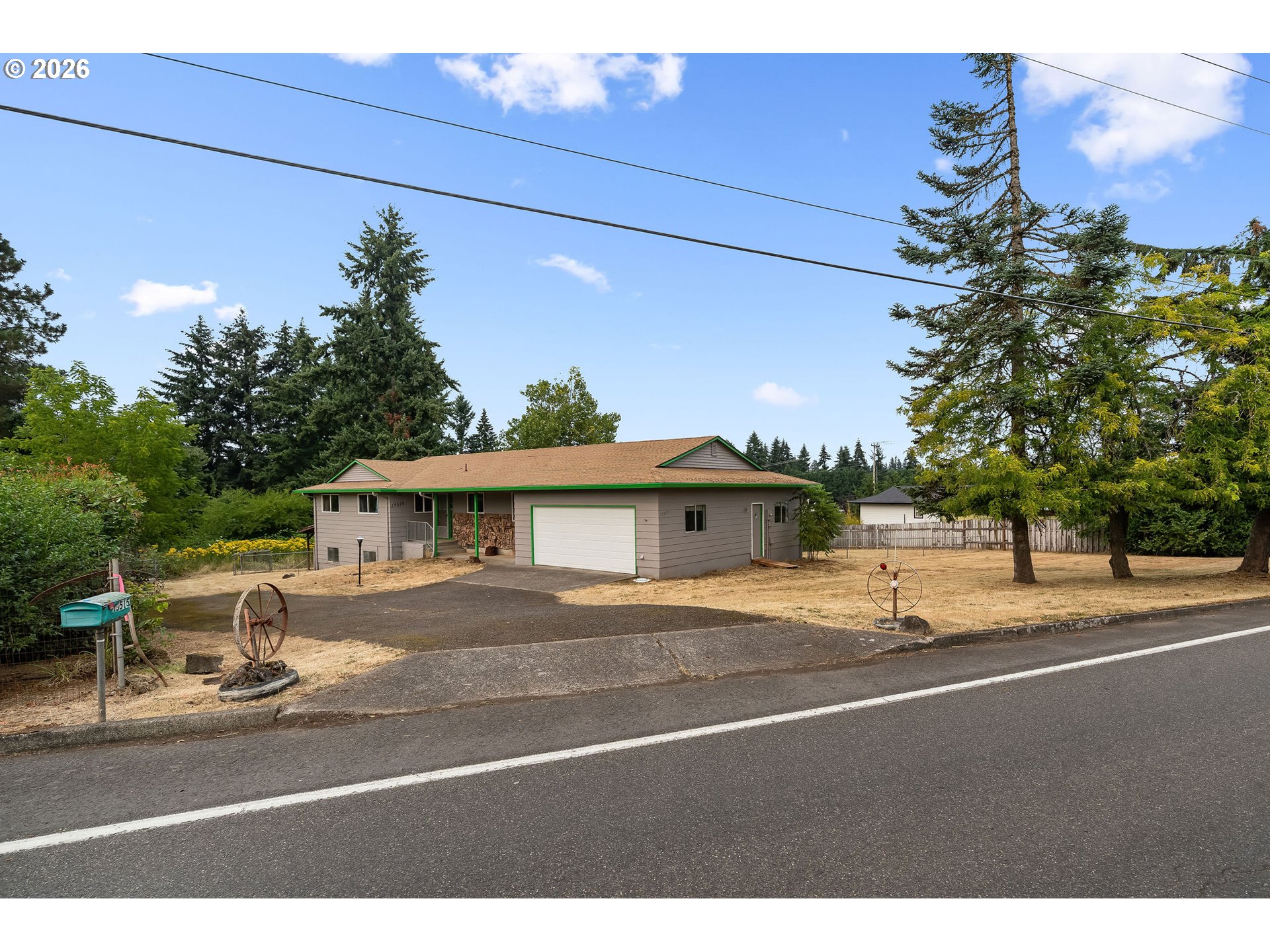 15515 South Henrici Road Oregon City, OR 97045 - Photo 2 of 31 Gallery Image 2