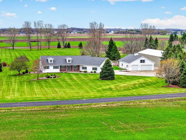 $749,900 | 4665 West Edgewood Drive, Appleton, WI 54913