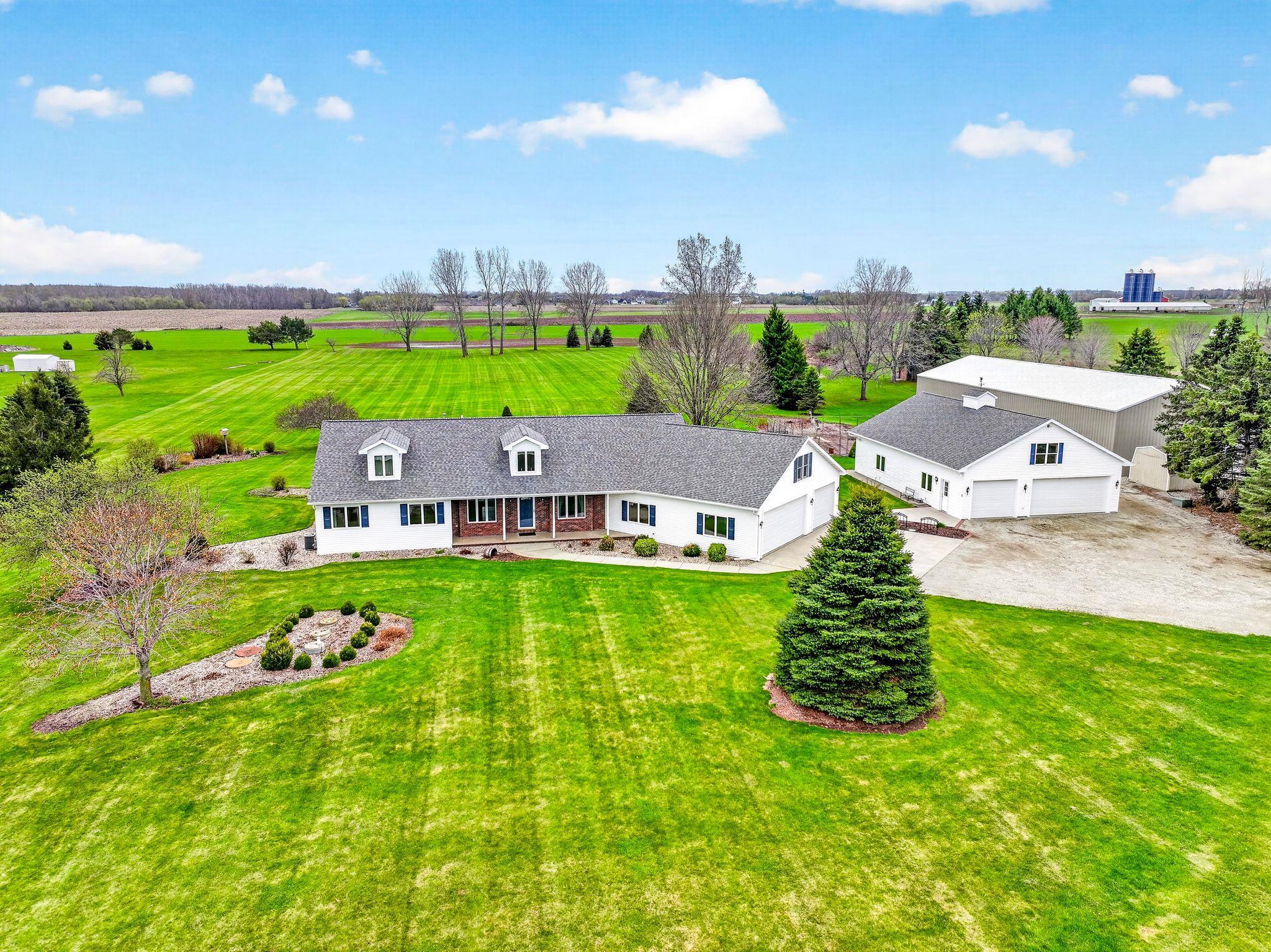 4665 West Edgewood Drive Appleton, WI 54913 - Photo 2 of 74