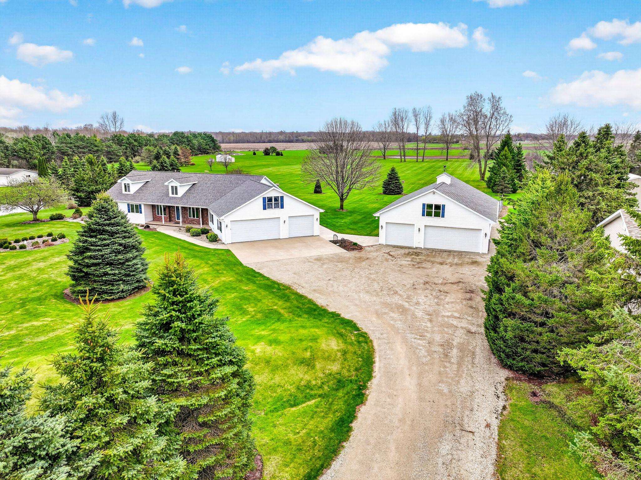 4665 West Edgewood Drive Appleton, WI 54913 - Photo 3 of 74