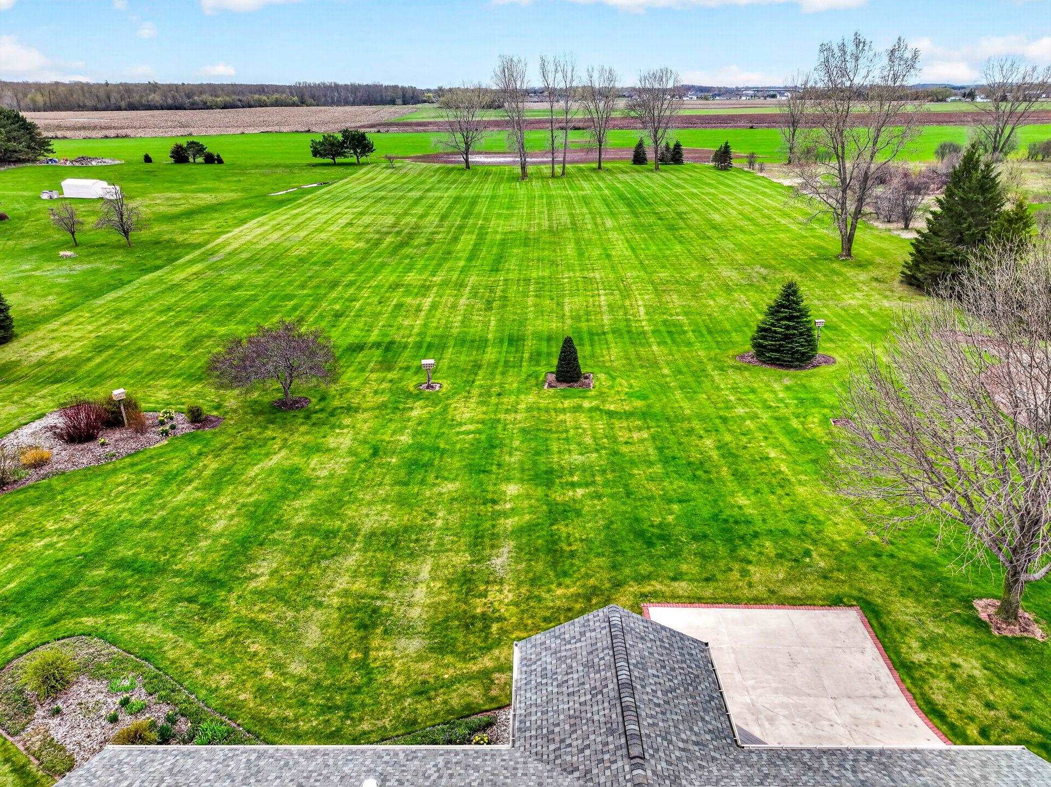4665 West Edgewood Drive Appleton, WI 54913 - Photo 10 of 74