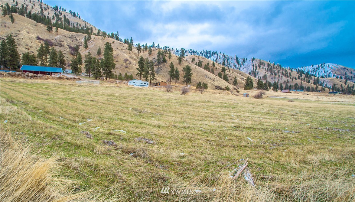 6495 Navarre Coulee Road Chelan, WA 98816 - Photo 2 of 7 Gallery Image 2