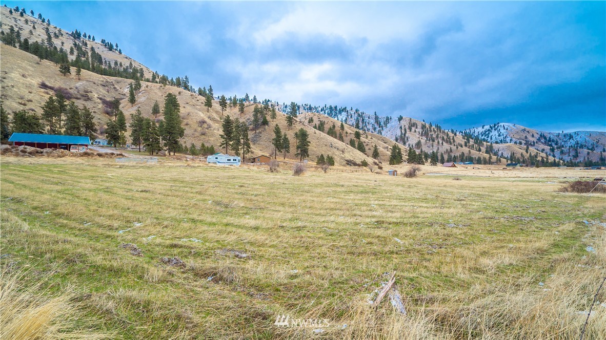 6495 Navarre Coulee Road Chelan, WA 98816 - Photo 4 of 7 Gallery Image 4