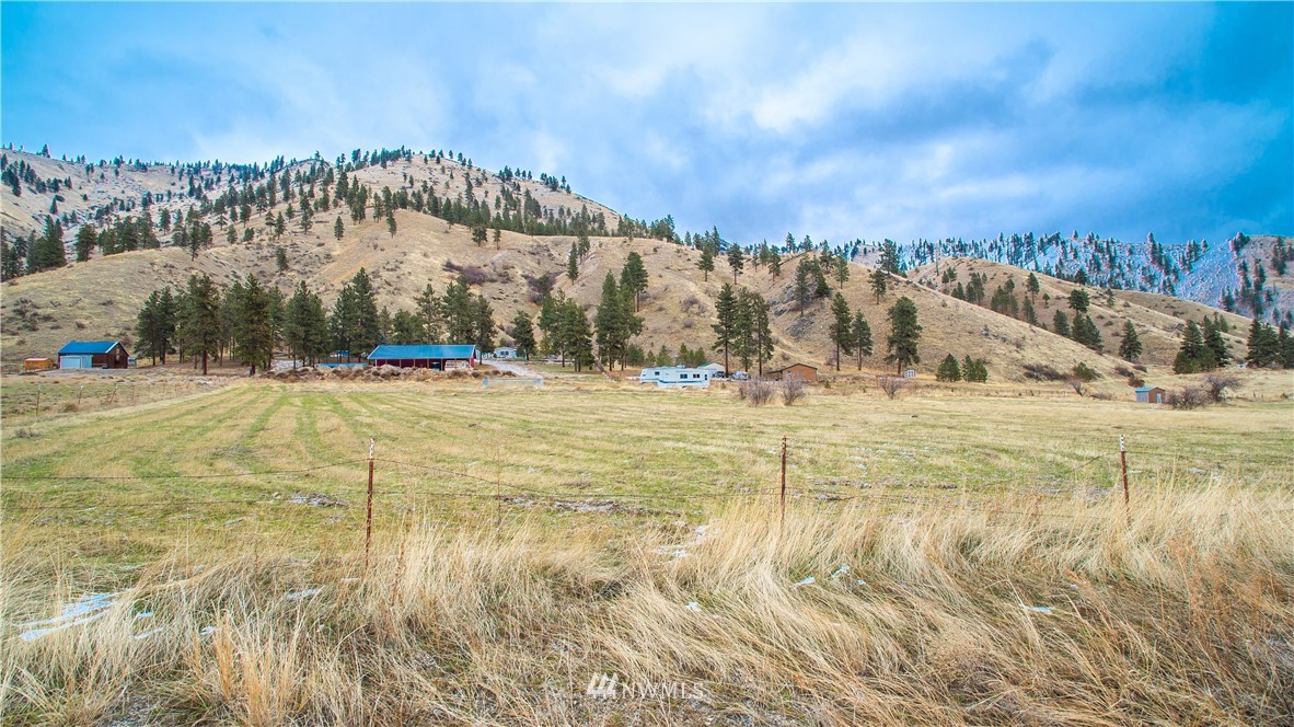 6495 Navarre Coulee Road Chelan, WA 98816 - Photo 6 of 7 Gallery Image 6