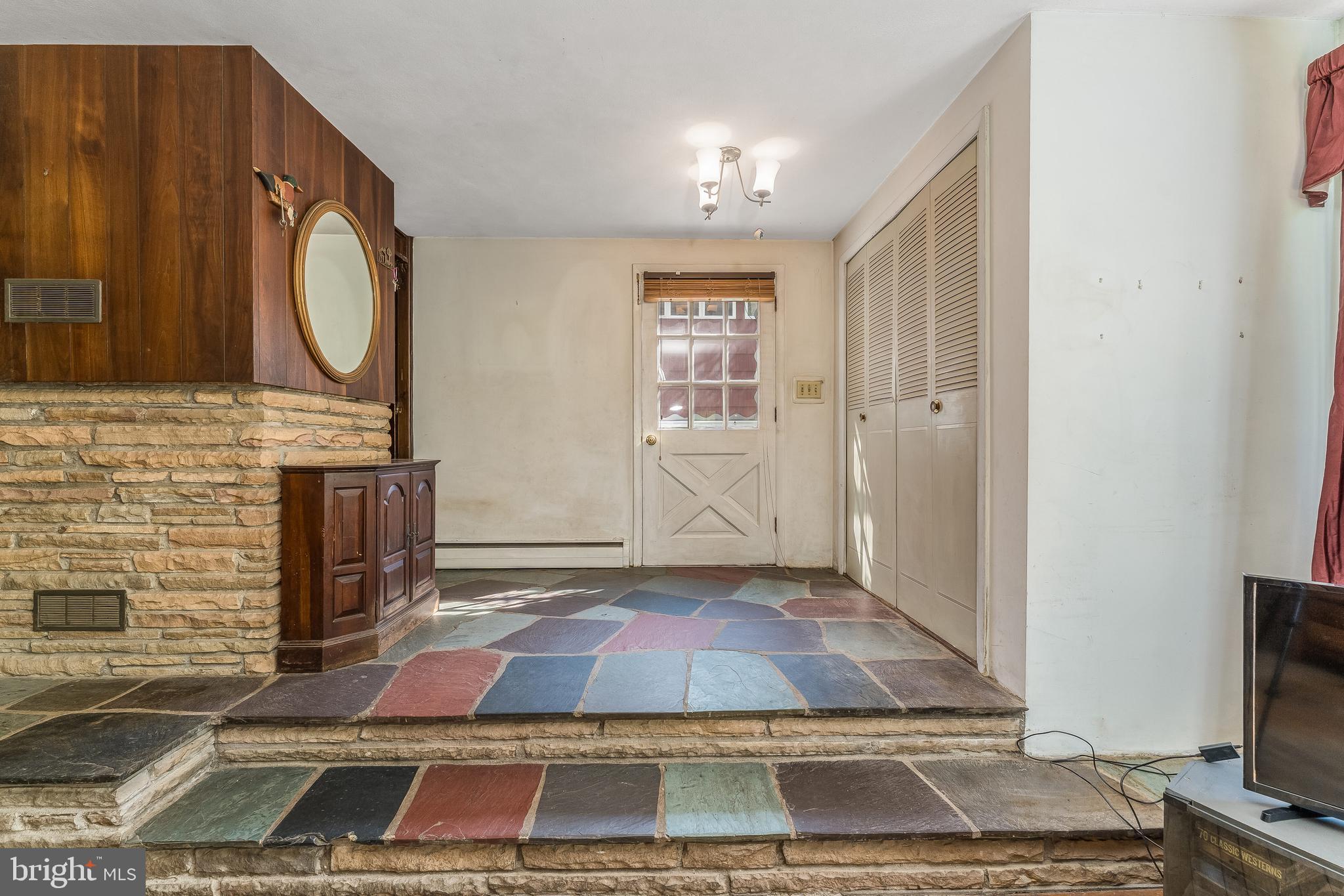 1556 River Road Titusville, NJ 08560 - Photo 6 of 38 Entry to In-Law suite