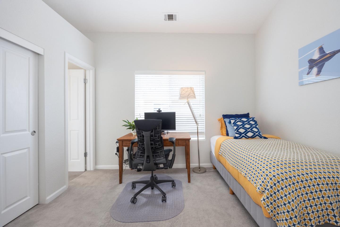 12 Patrick Way Half Moon Bay, CA 94019 - Photo 29 of 36 a bedroom with a workspace