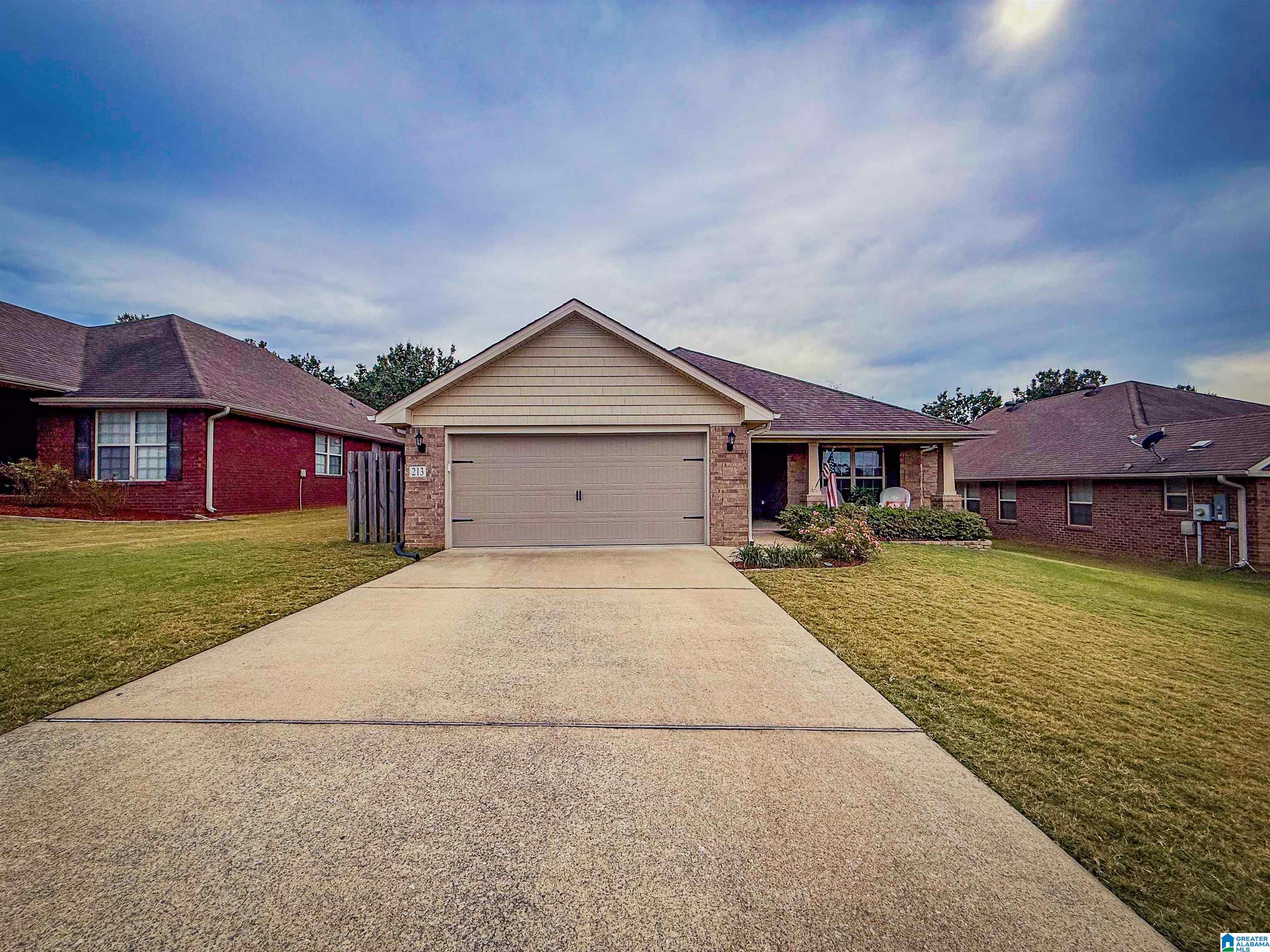 213 Stoney Trail Alabaster, AL 35114 - Photo 2 of 60