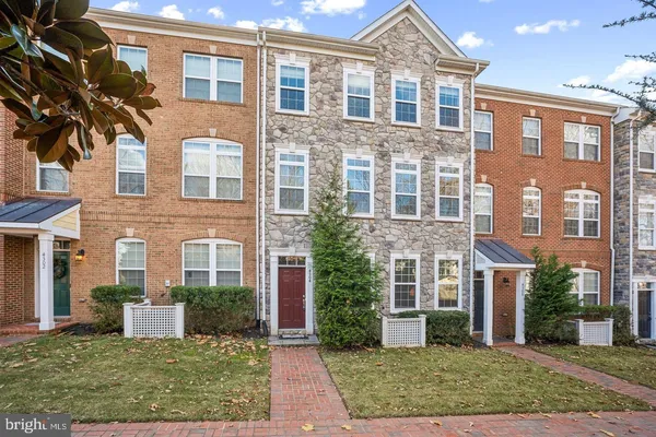 $3,600 | 4304 Edosomwan Lane, Fairfax, VA 22030