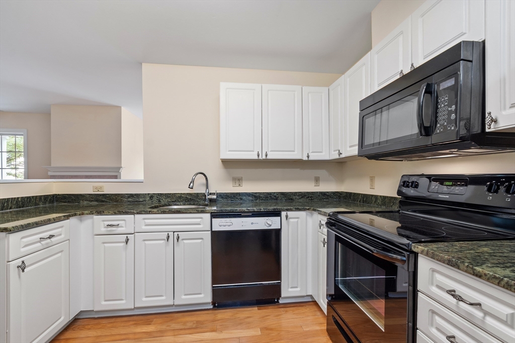 807 Gazebo Circle, Unit 807 Reading, MA 01867 - Photo 7 of 14