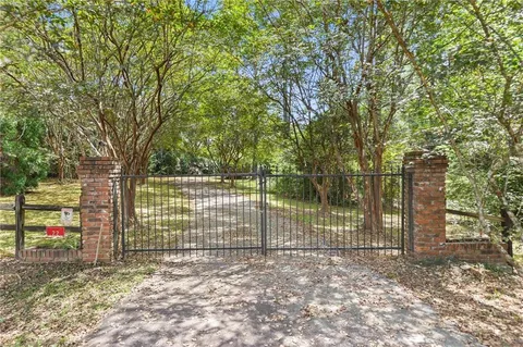 $585,000 | 22 Nottoway Drive, Picayune, MS 39466