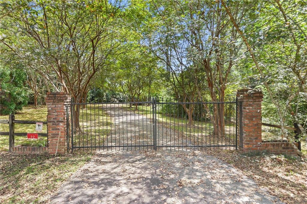 22 Nottoway Drive Picayune, MS 39466 - Photo 2 of 56