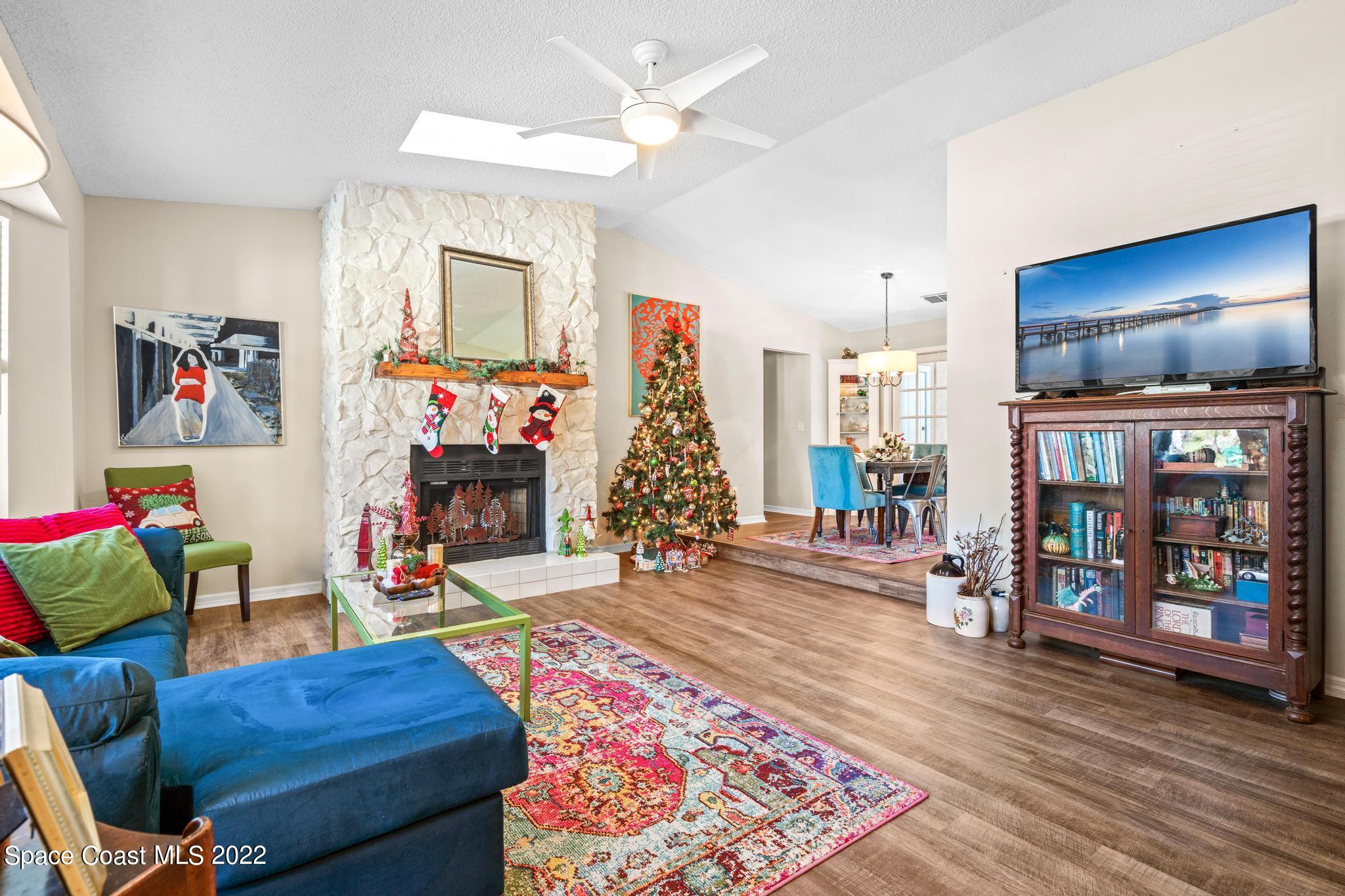 257 Del Monte Road Sebastian, FL 32958 - Photo 4 of 28 FORMAL LIVING 1