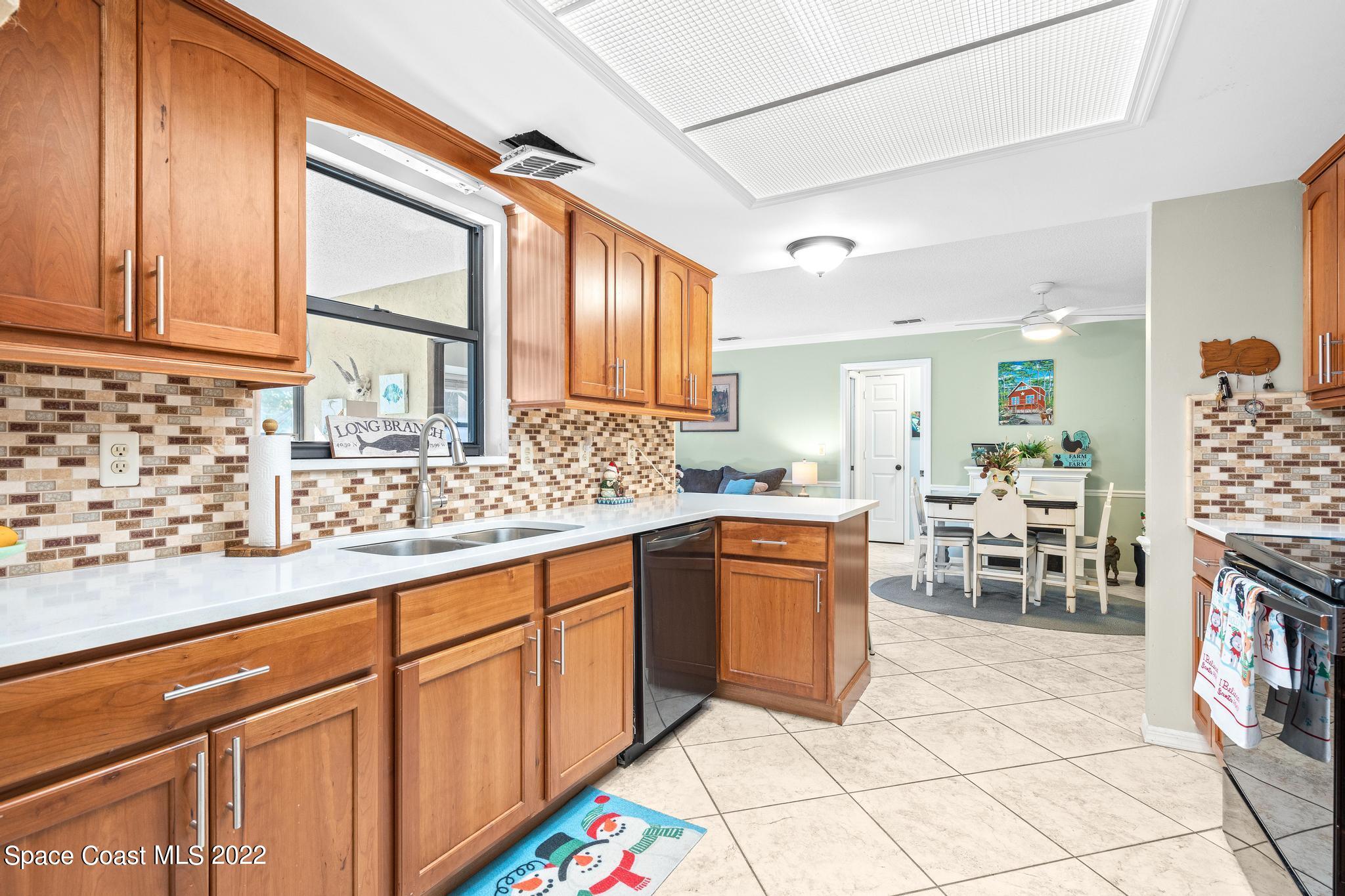 257 Del Monte Road Sebastian, FL 32958 - Photo 8 of 28 KITCHEN 3