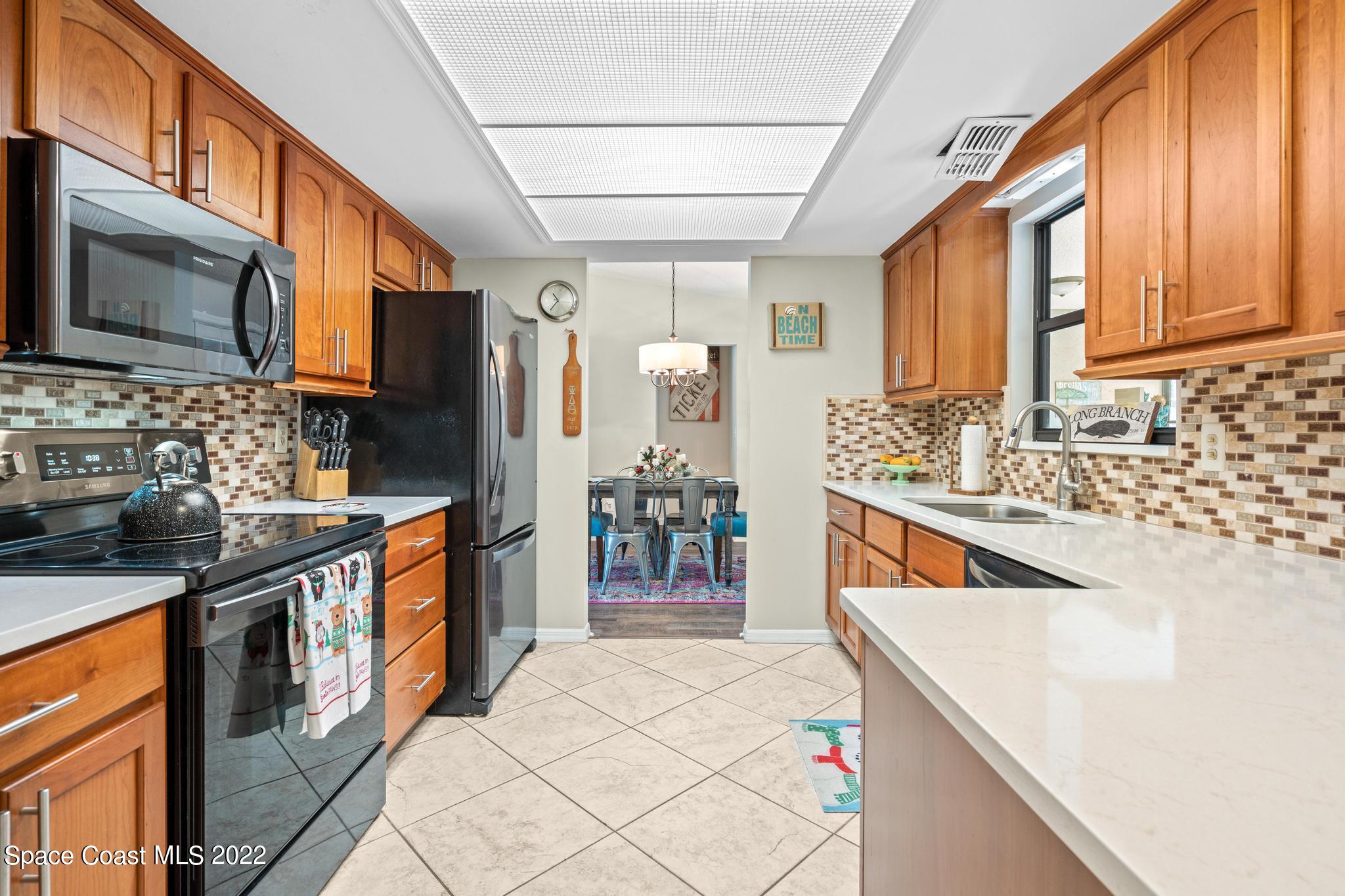 257 Del Monte Road Sebastian, FL 32958 - Photo 10 of 28 KITCHEN 4