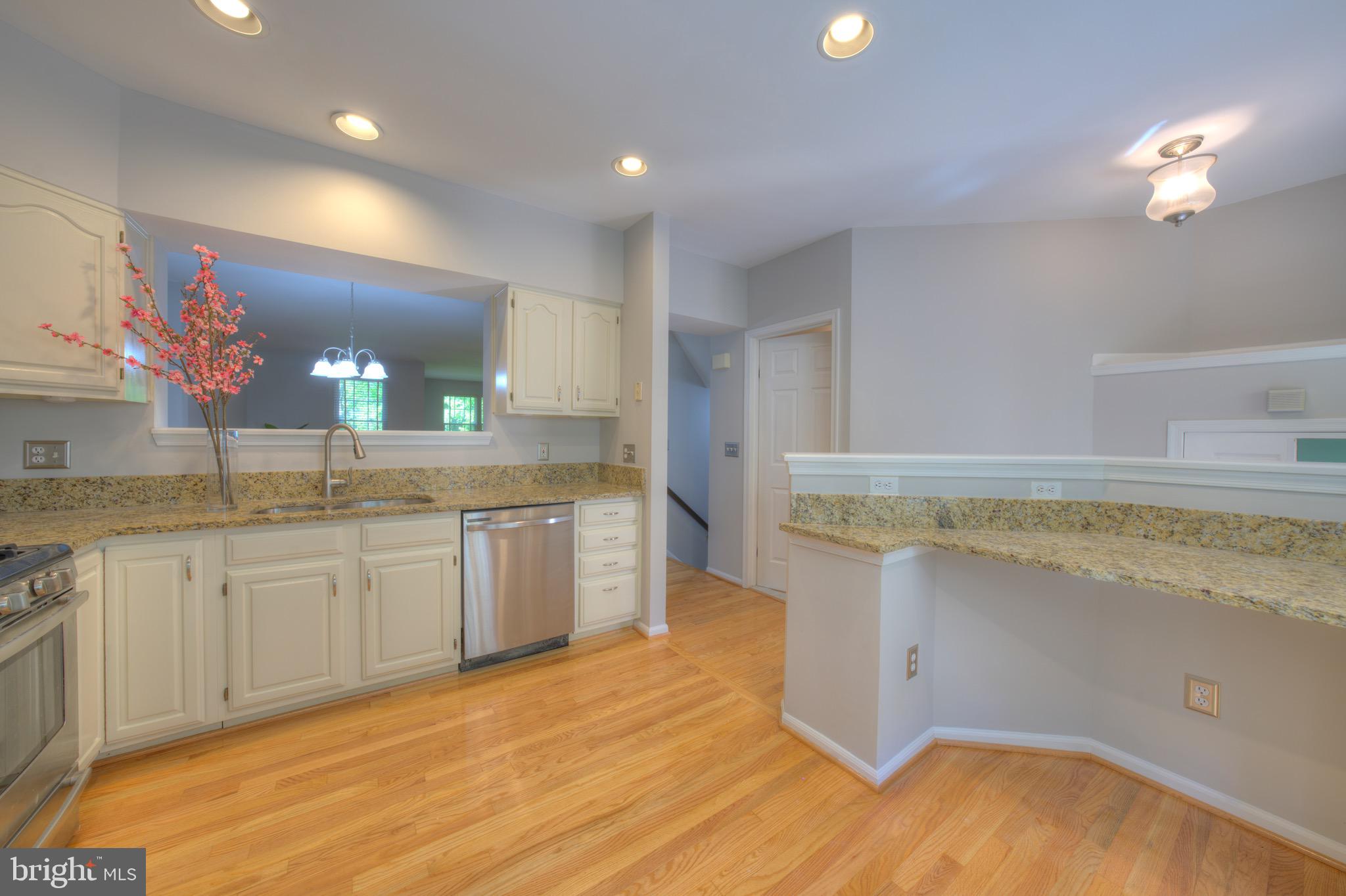 1384 Park Garden Lane Reston, VA 20194 - Photo 5 of 50