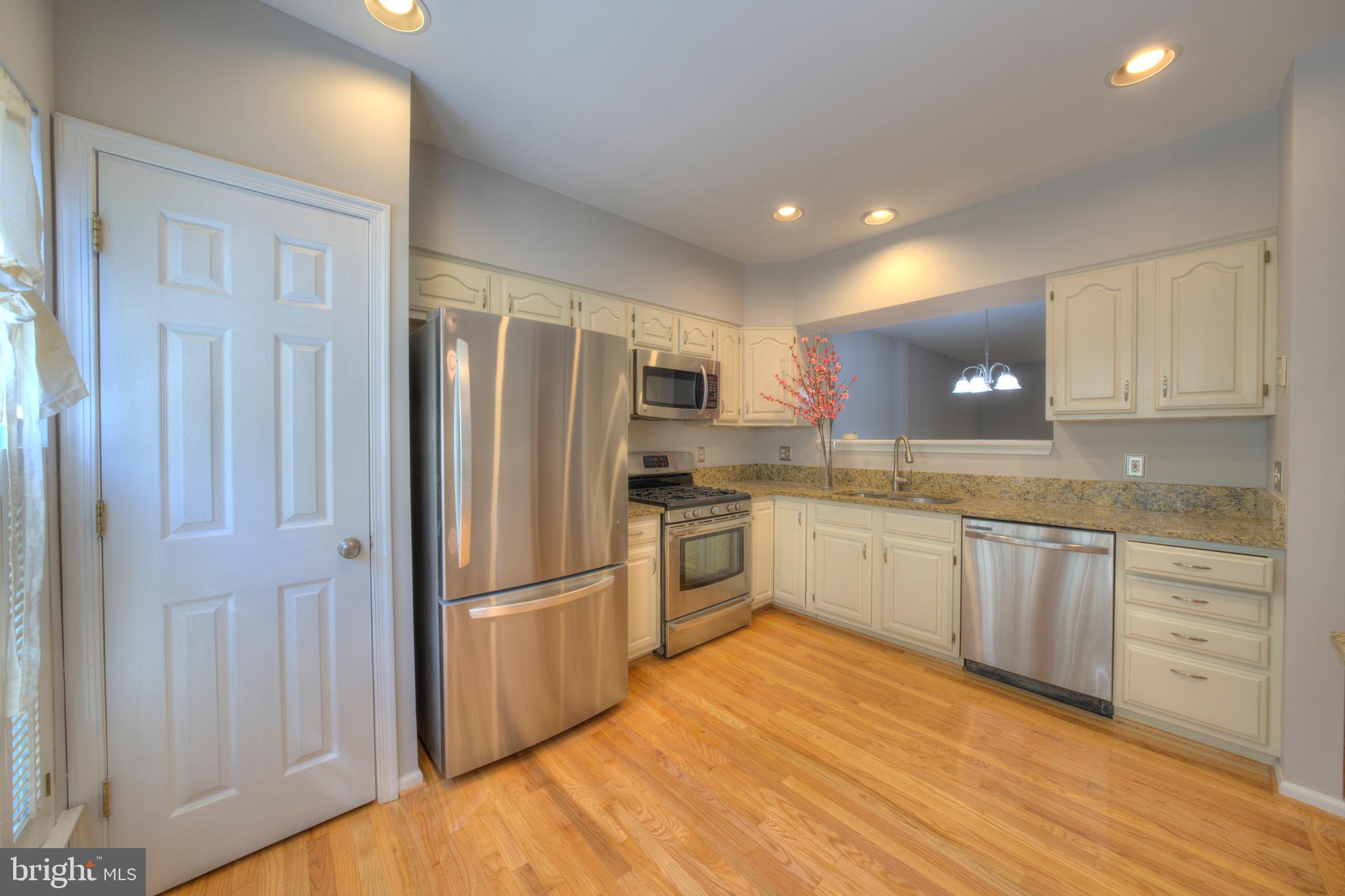 1384 Park Garden Lane Reston, VA 20194 - Photo 8 of 50