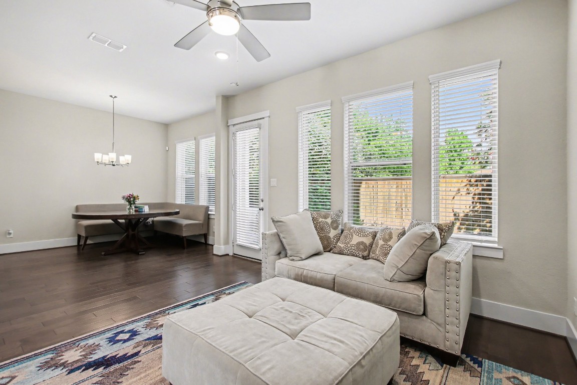 2007 Tarfite Place Houston, TX 77077 - Photo 4 of 28