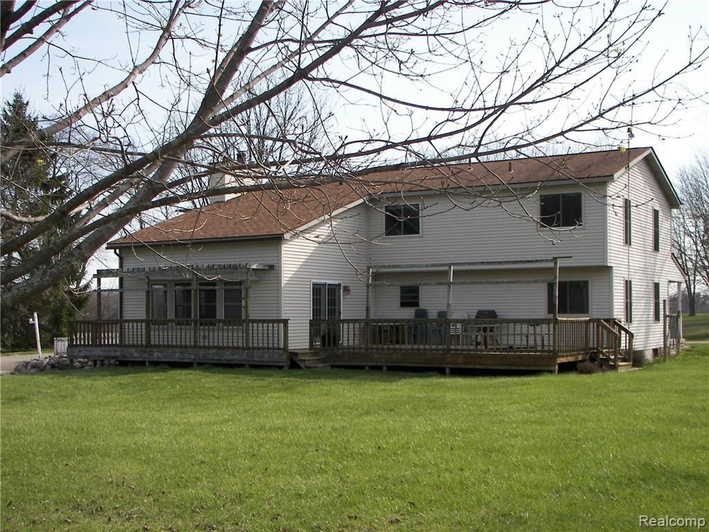 2756 Fisk Road Howell, MI 48843 - Photo 27 of 29 100_6163.JPG