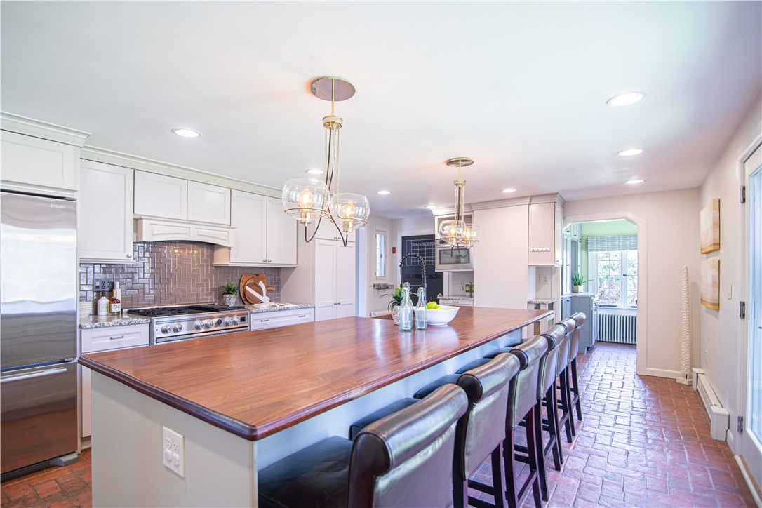 380B Post Road South Kingstown, RI 02879 - Photo 3 of 38