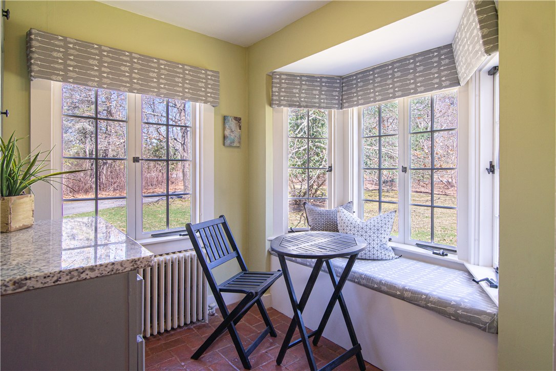 380B Post Road South Kingstown, RI 02879 - Photo 6 of 38