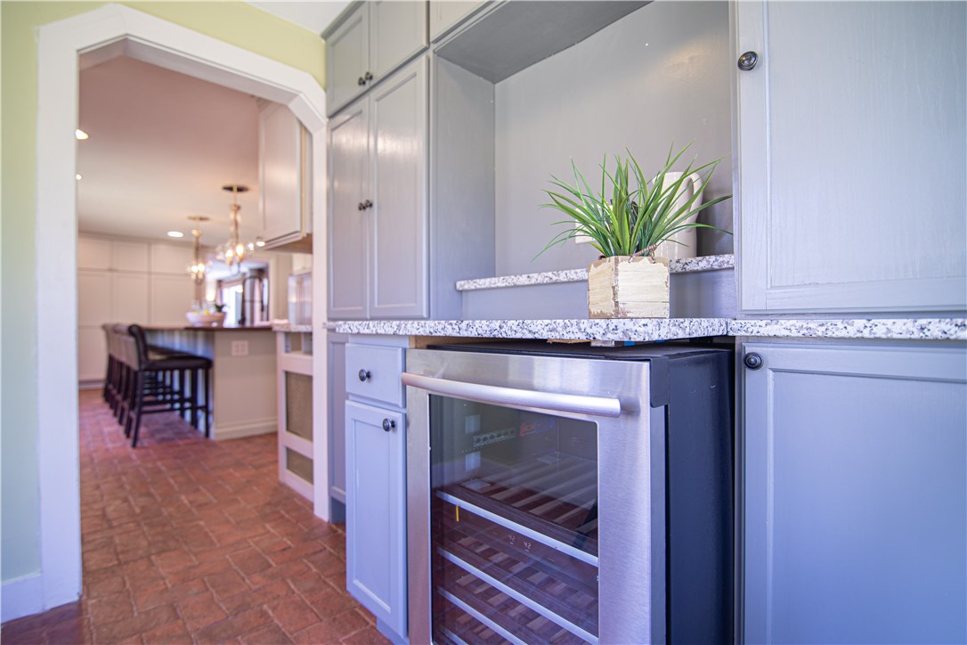 380B Post Road South Kingstown, RI 02879 - Photo 7 of 38