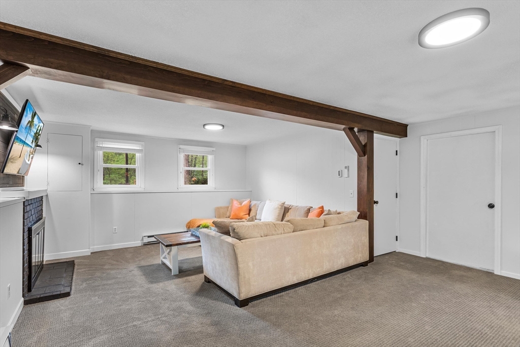 346 Millville Road Uxbridge, MA 01569 - Photo 13 of 33 Gallery Image 13