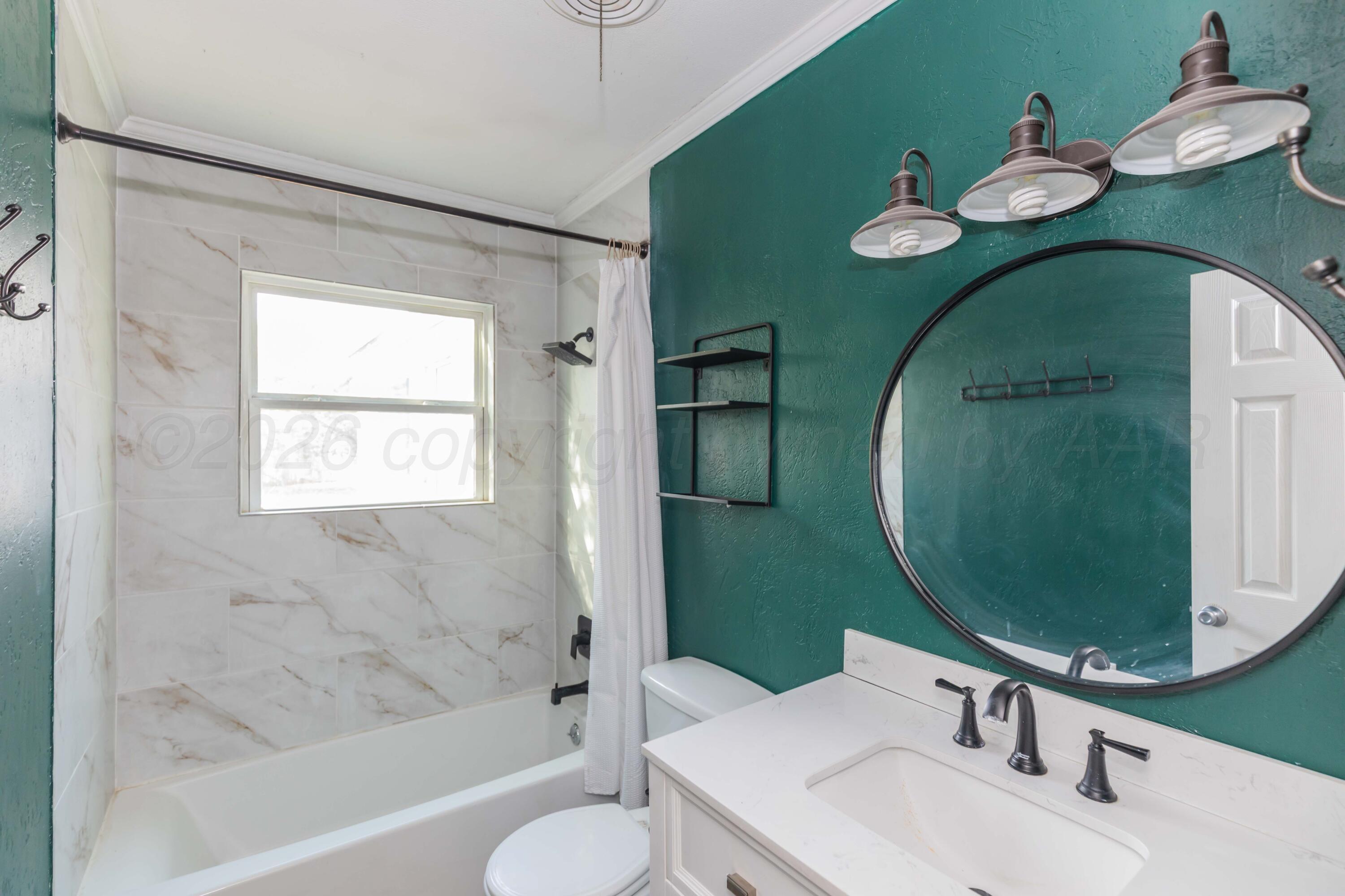 4929 Southwest 16th Avenue Amarillo, TX 79106 - Photo 20 of 30 BATHROOM 2 VIEW 1