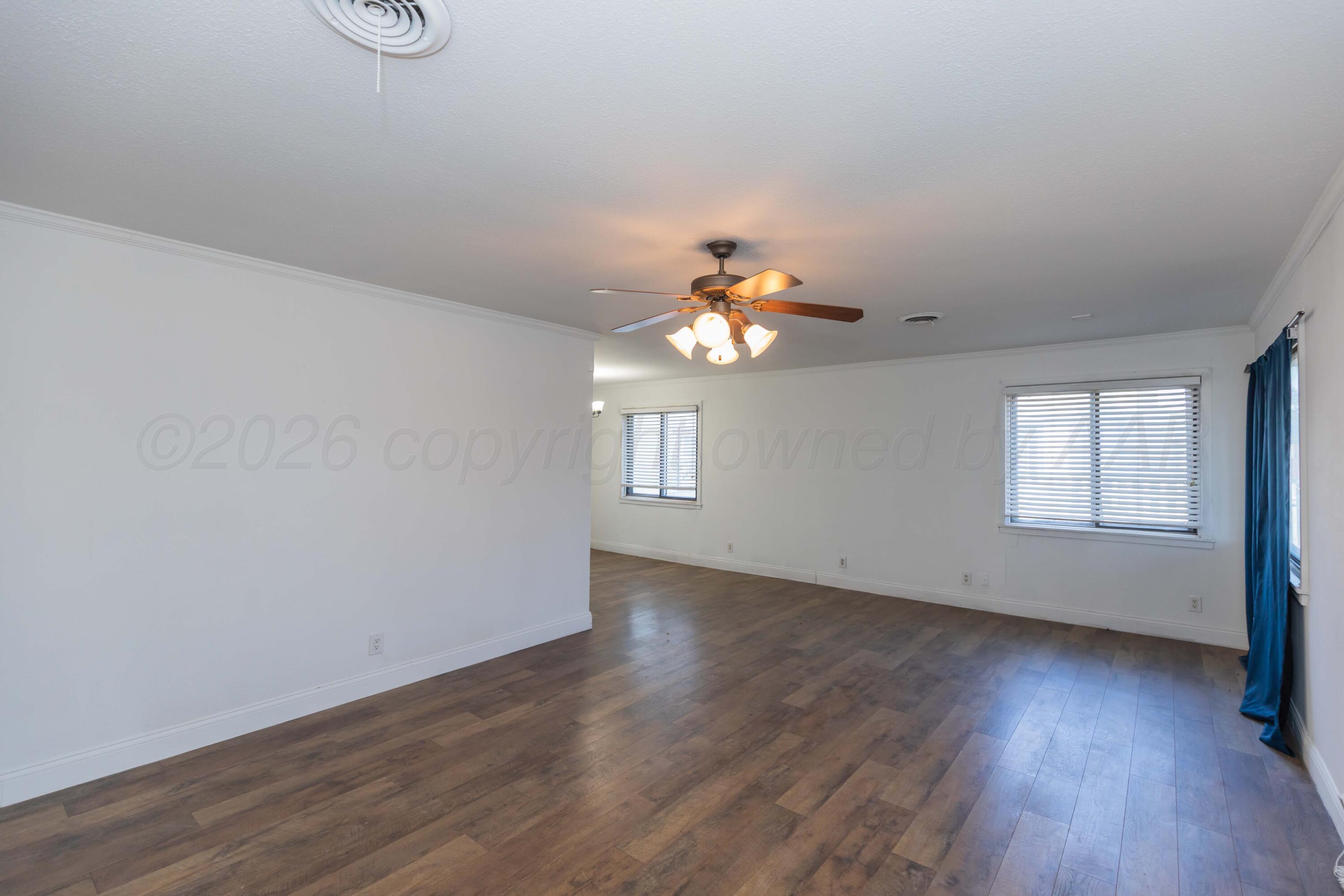 4929 Southwest 16th Avenue Amarillo, TX 79106 - Photo 7 of 30 LIVING ROOM VIEW 3