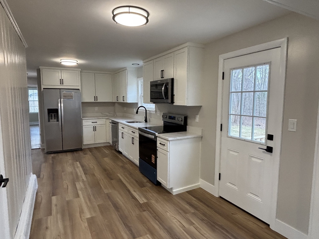 52 Bushee Road Swansea, MA 02777 - Photo 5 of 29 Gallery Image 5