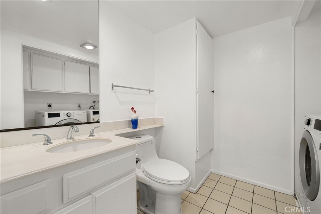 32 Spinnaker Irvine, CA 92614 - Photo 12 of 19 Downstairs bath & laundry room