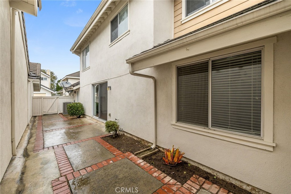 32 Spinnaker Irvine, CA 92614 - Photo 13 of 19 Yard