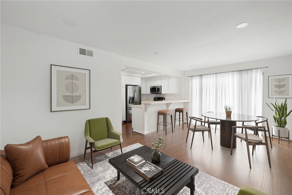 32 Spinnaker Irvine, CA 92614 - Photo 5 of 19 Family Room (Virtual staging picture)