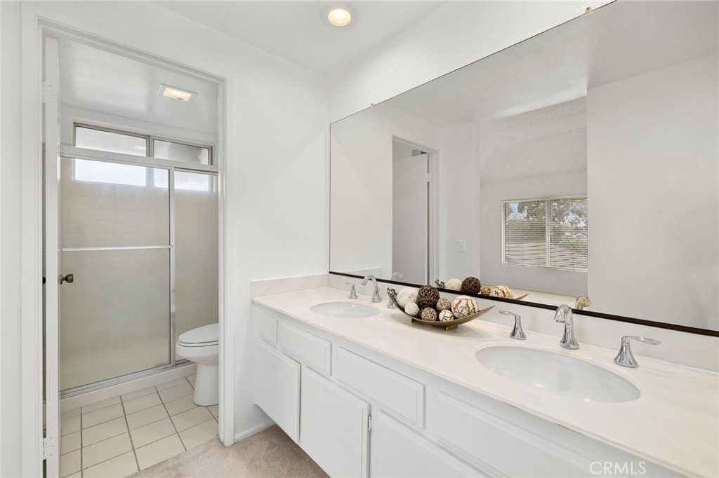 32 Spinnaker Irvine, CA 92614 - Photo 7 of 19 Master bathroom
