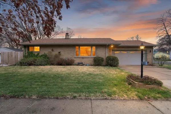 $249,900 | 404 Rockport Road, Janesville, WI 53548