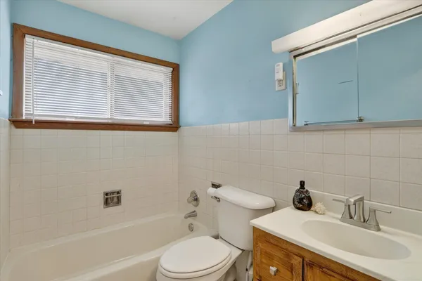 $249,900 | 404 Rockport Road, Janesville, WI 53548