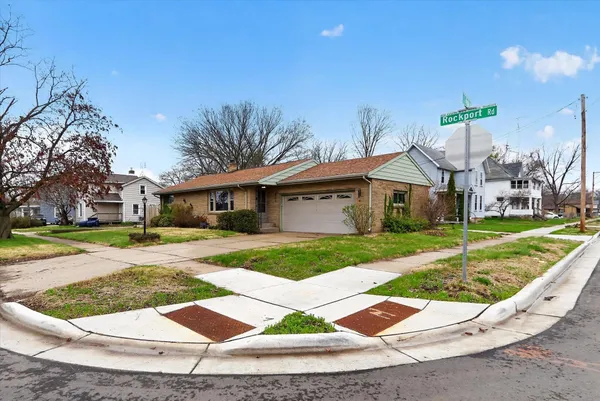 $249,900 | 404 Rockport Road, Janesville, WI 53548