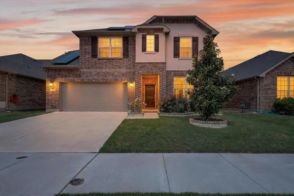 $568,000 | 940 Crest Breeze Drive, Fort Worth, TX 76052