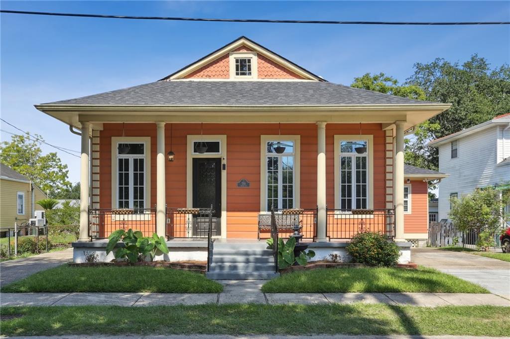 730 Angela Street Arabi, LA 70032 - Photo 1 of 24