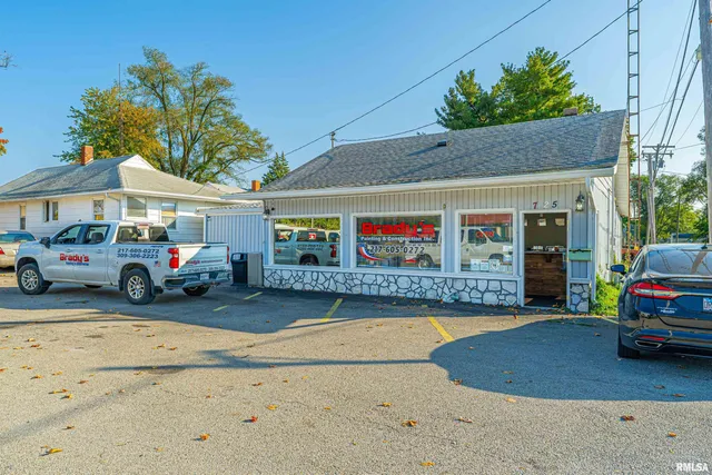 $349,900 | 923 North Adams Street, Lincoln, IL 62656