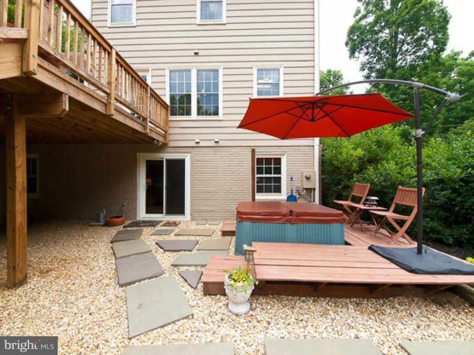 11823 Henderson Road Clifton, VA 20124 - Photo 11 of 20 Hot Tub