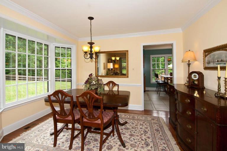 11823 Henderson Road Clifton, VA 20124 - Photo 13 of 20 Dining Room
