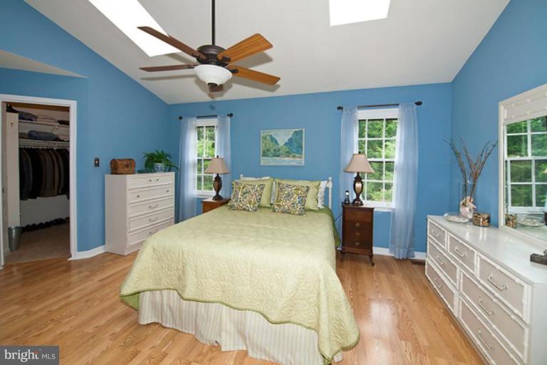 11823 Henderson Road Clifton, VA 20124 - Photo 8 of 20 Master Bedroom
