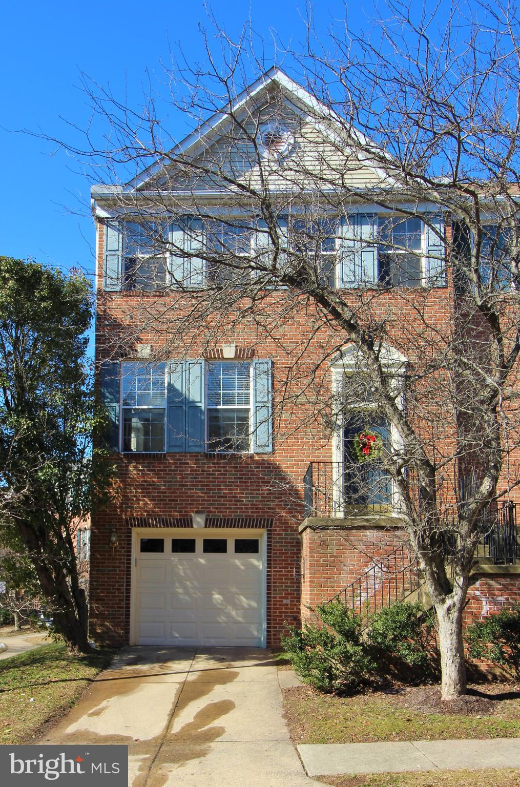 2816 Roesh Way Vienna, VA 22181 - Photo 1 of 32 Welcome Home! 2816 Roesh Way
