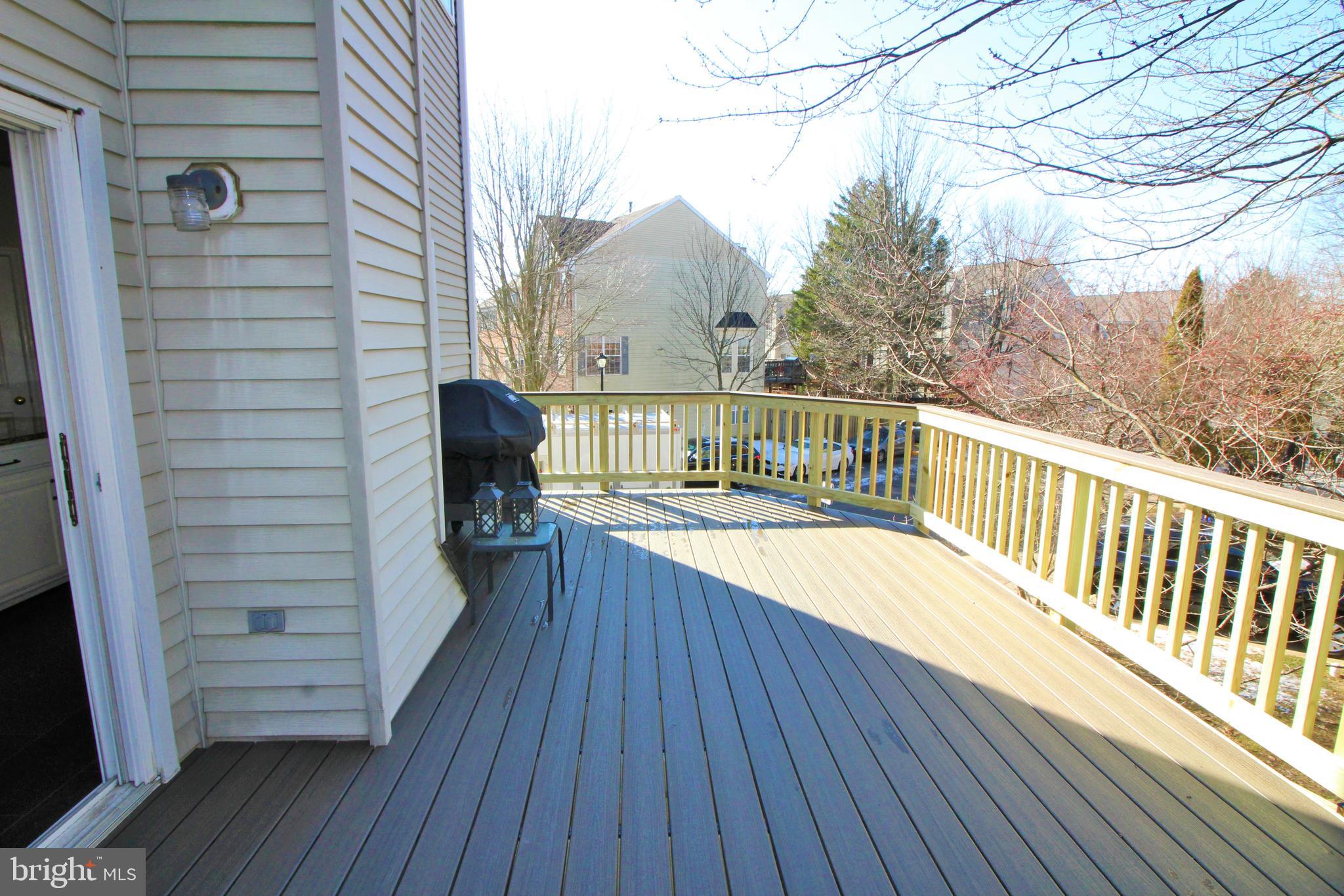 2816 Roesh Way Vienna, VA 22181 - Photo 11 of 32 Brand new composite deck