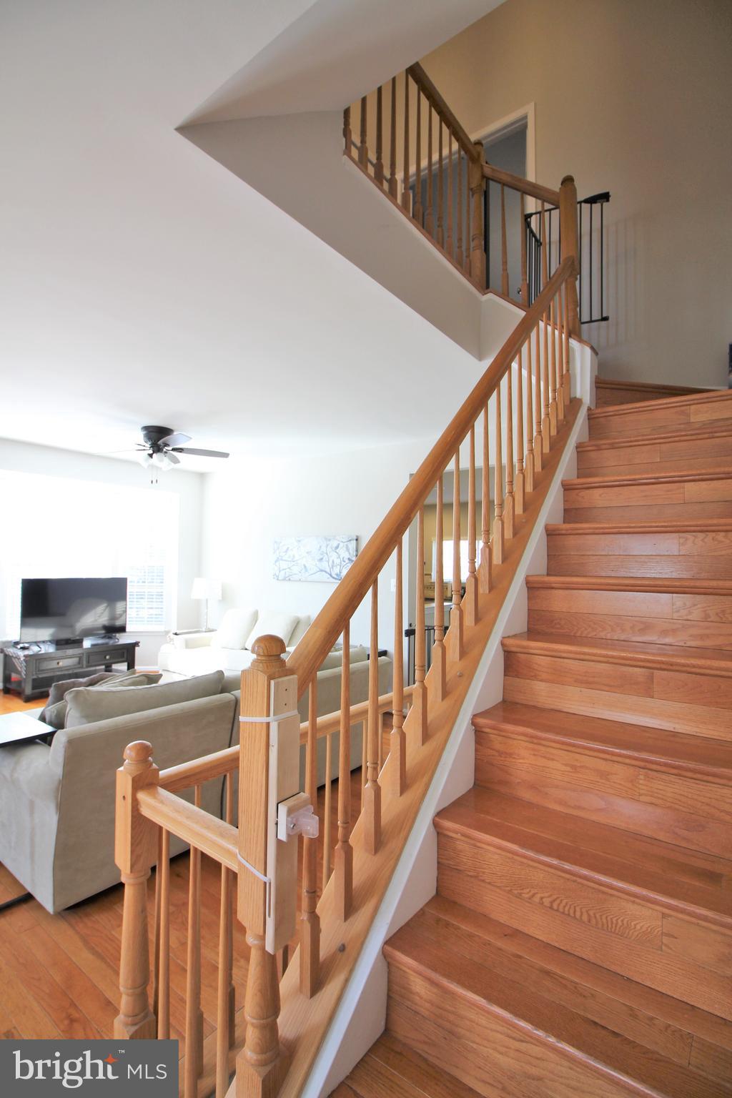 2816 Roesh Way Vienna, VA 22181 - Photo 12 of 32 Gorgeous staircase